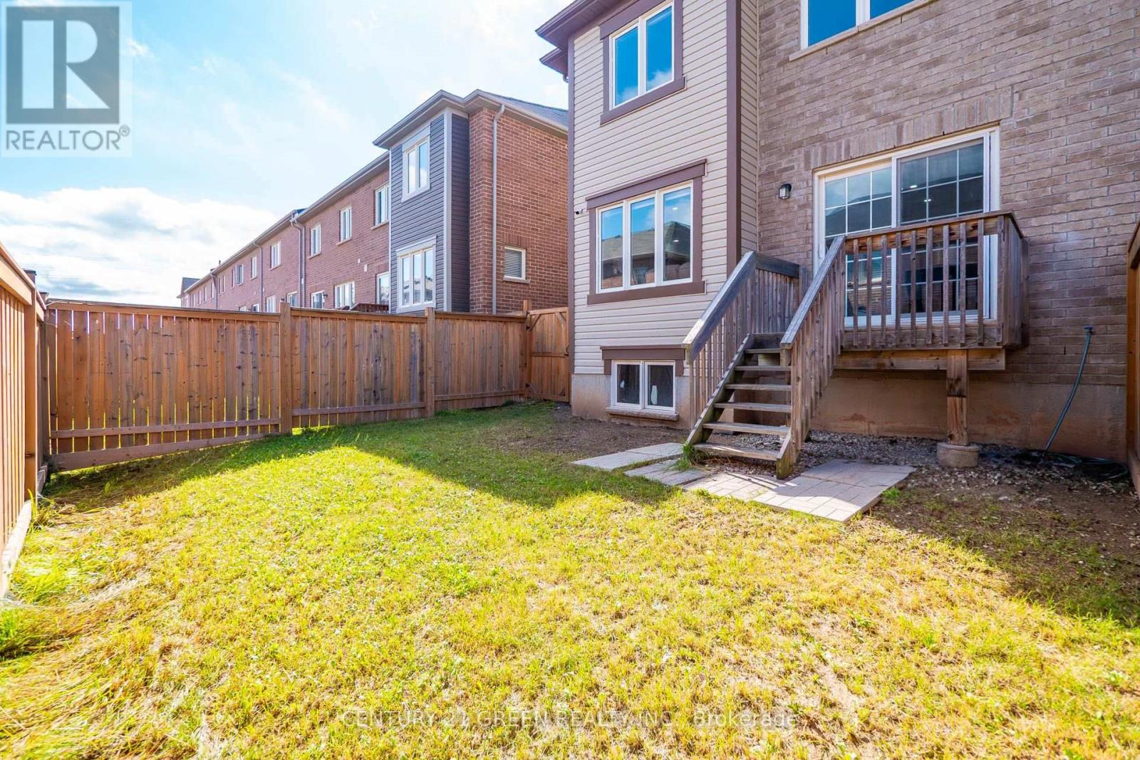 Photo 42 of 118 Bond Head Court, Milton ON
