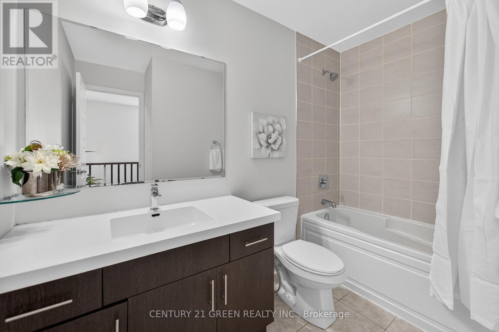 Photo 32 of 118 Bond Head Court, Milton ON