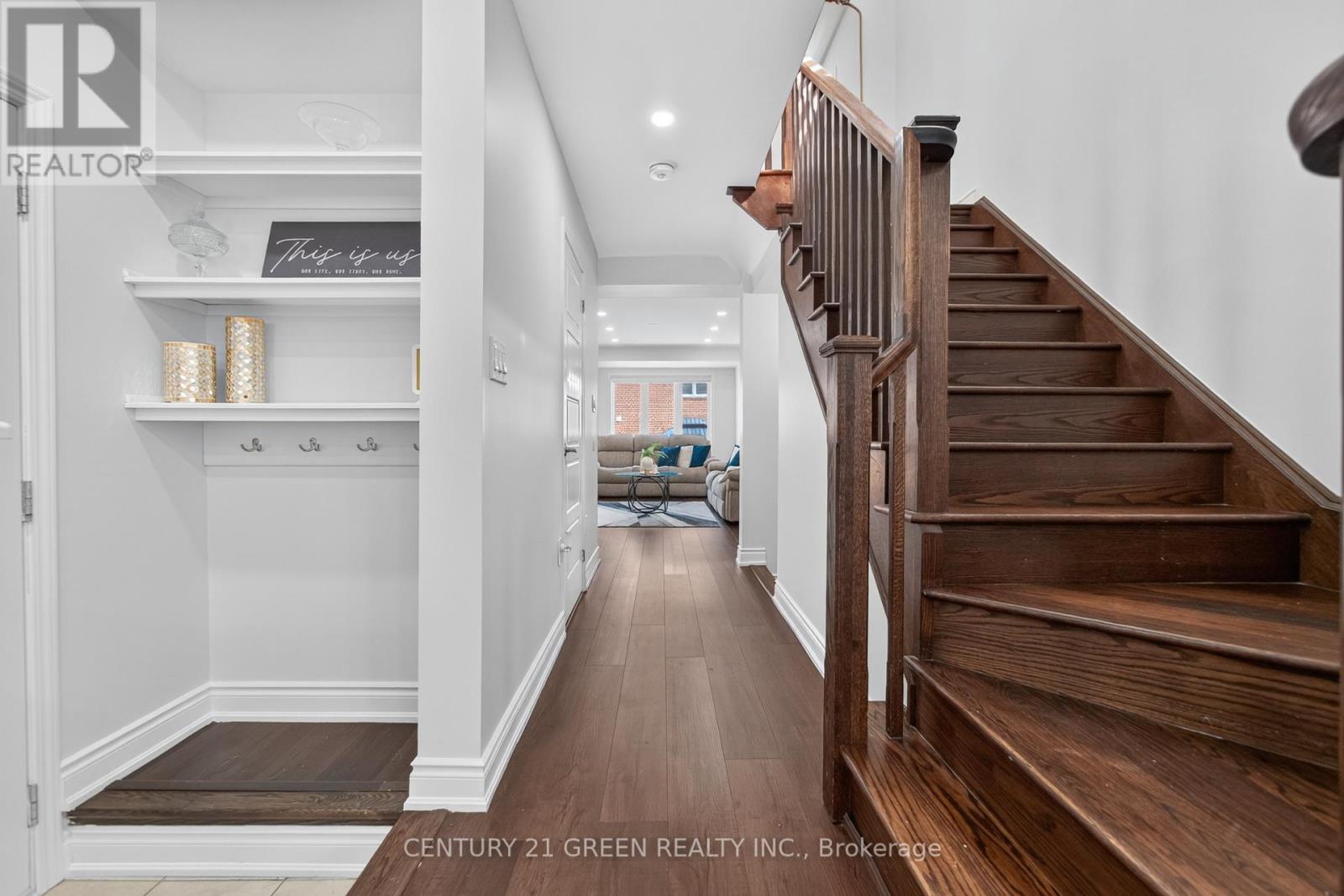 Photo 9 of 118 Bond Head Court, Milton ON