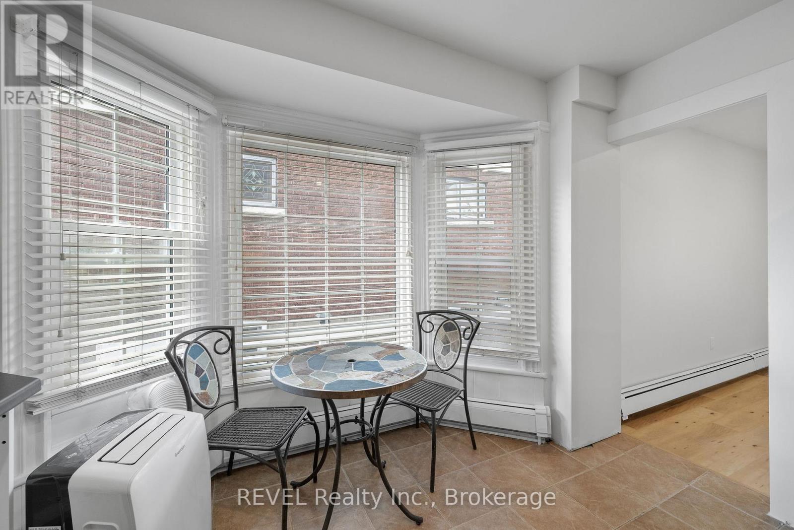 Photo 13 of 5408 Ontario Avenue, Niagara Falls ON