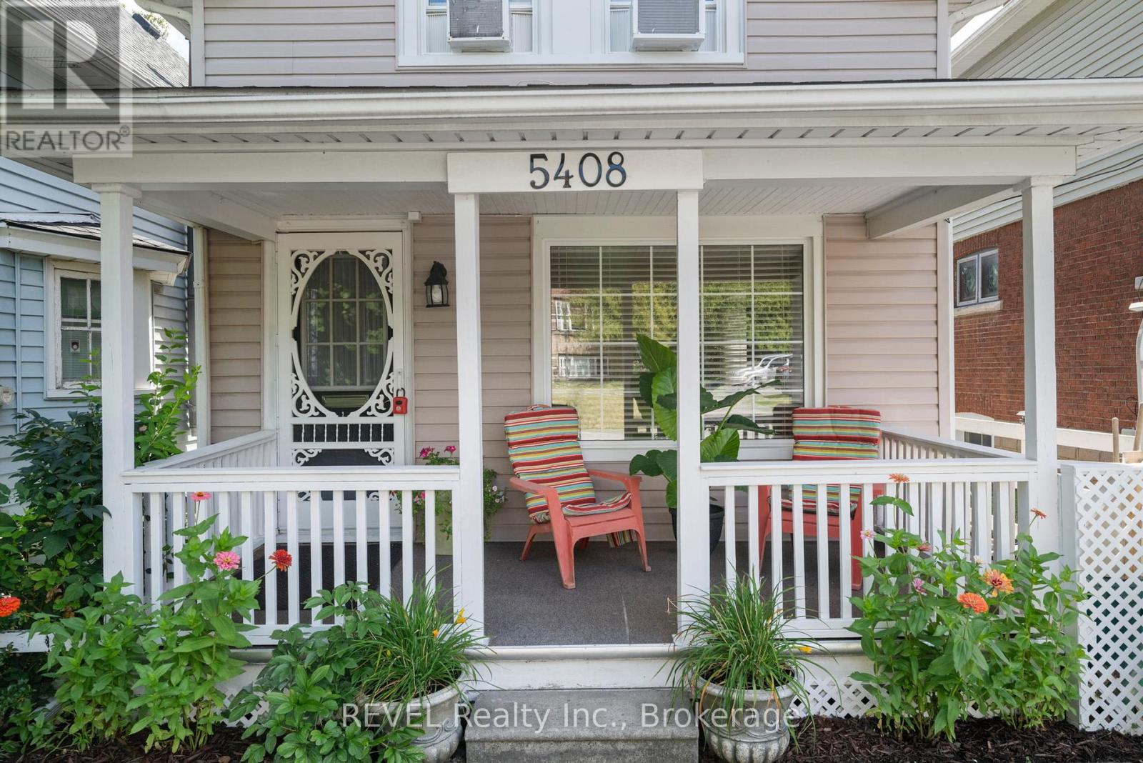 Photo 2 of 5408 Ontario Avenue, Niagara Falls ON