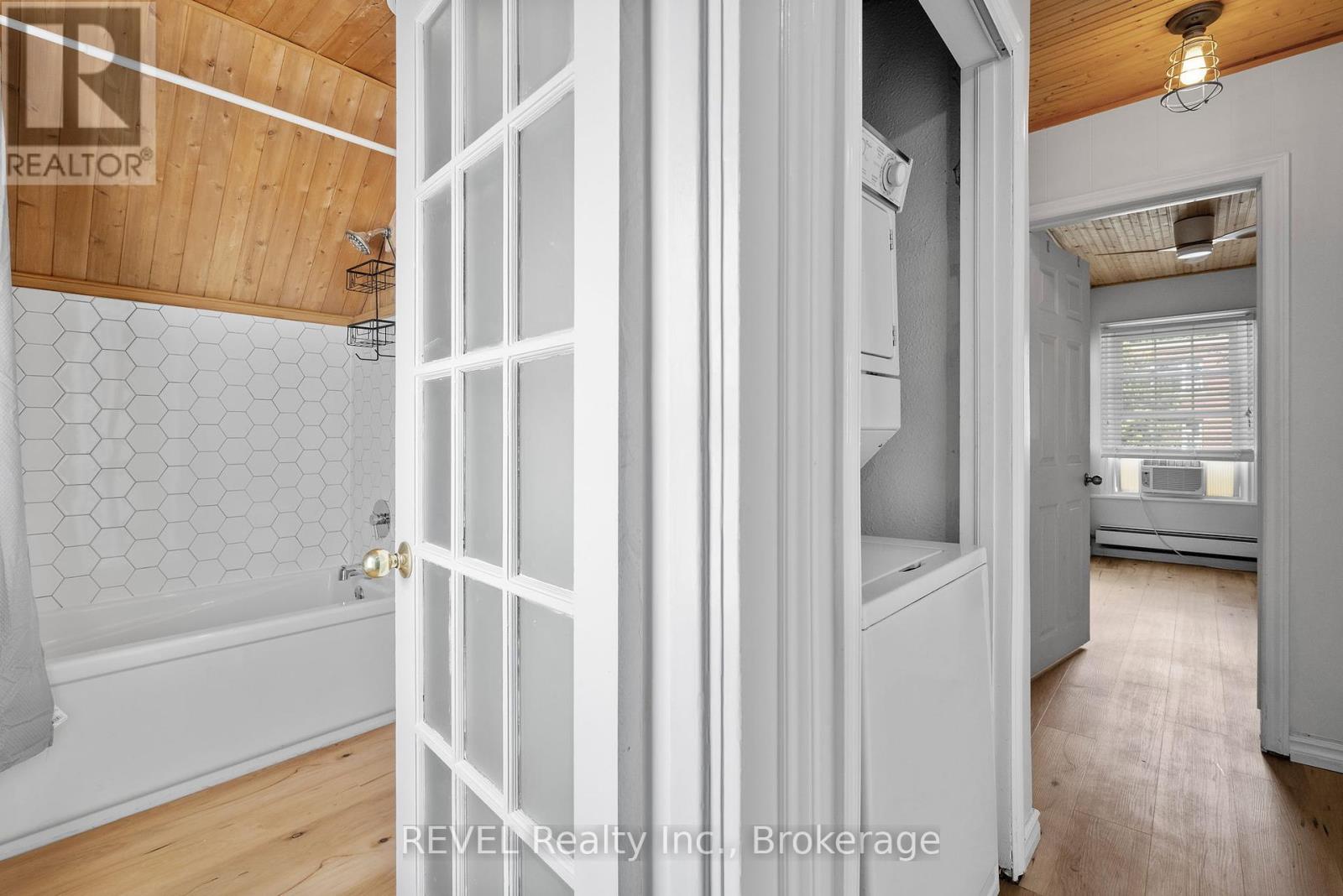 Photo 20 of 5408 Ontario Avenue, Niagara Falls ON