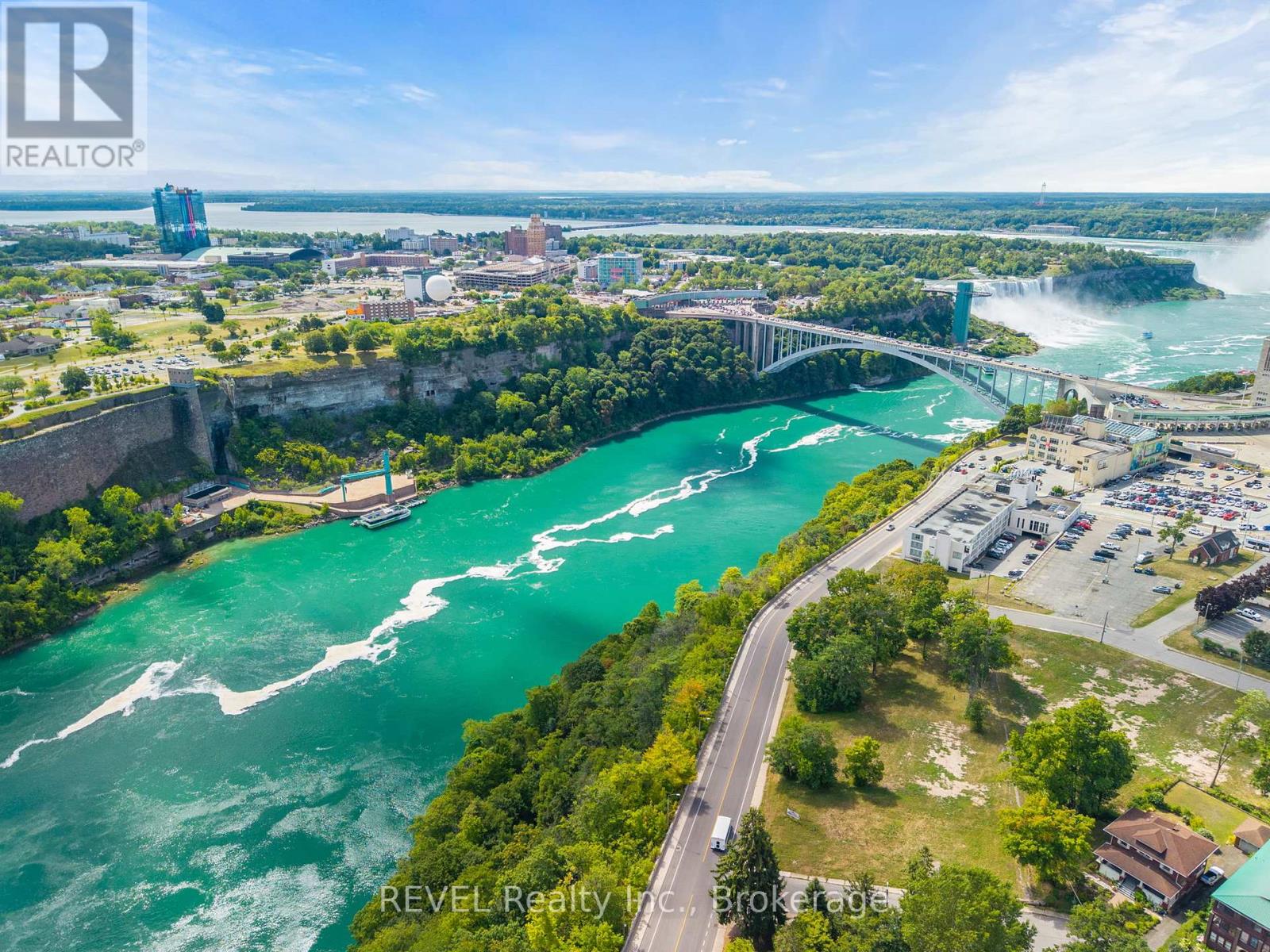 Photo 8 of 5408 Ontario Avenue, Niagara Falls ON