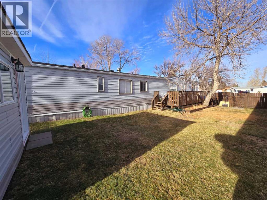 Photo 3 of 61 1410 43 Street S, Lethbridge AB