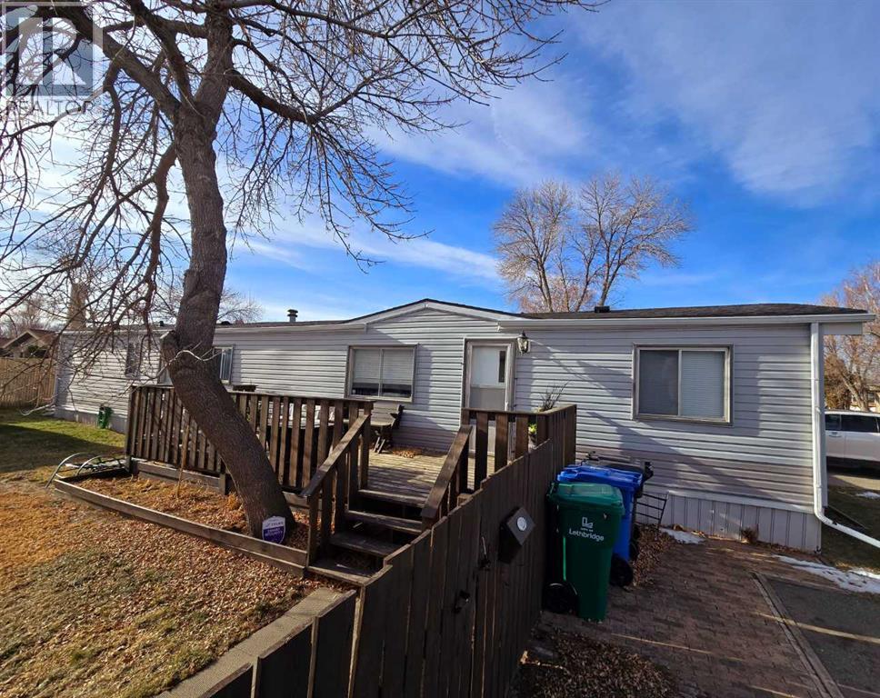 Photo 4 of 61 1410 43 Street S, Lethbridge AB