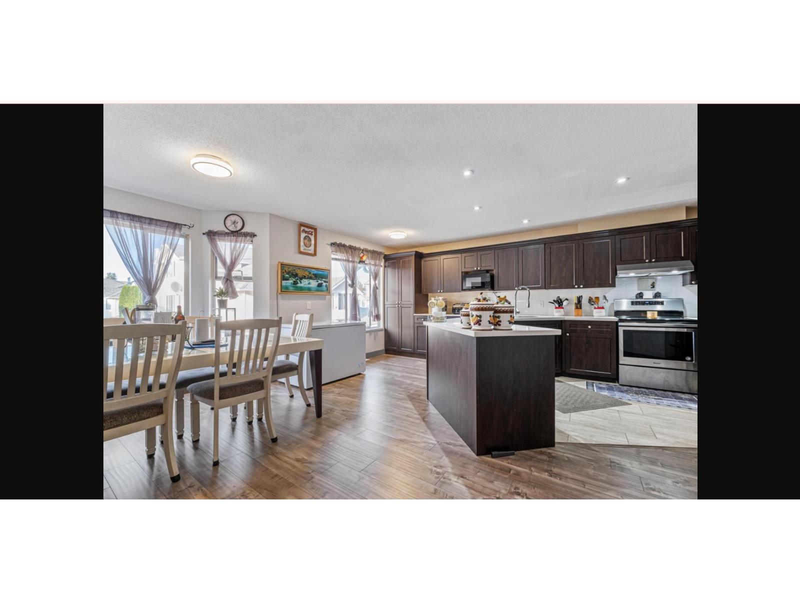 Photo 15 of 31 7955 122 Street, Surrey BC