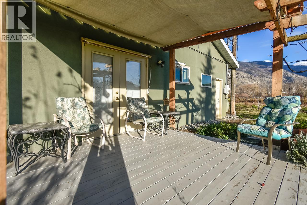 7231 ISLAND Road, Oliver