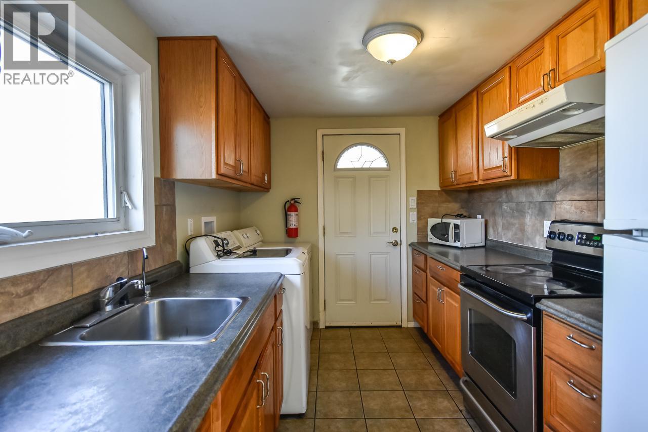 7231 ISLAND Road, Oliver