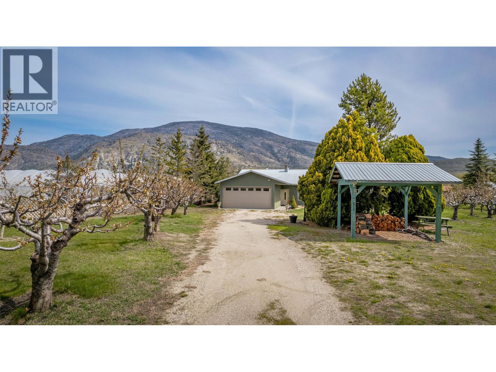 7231 ISLAND Road, Oliver