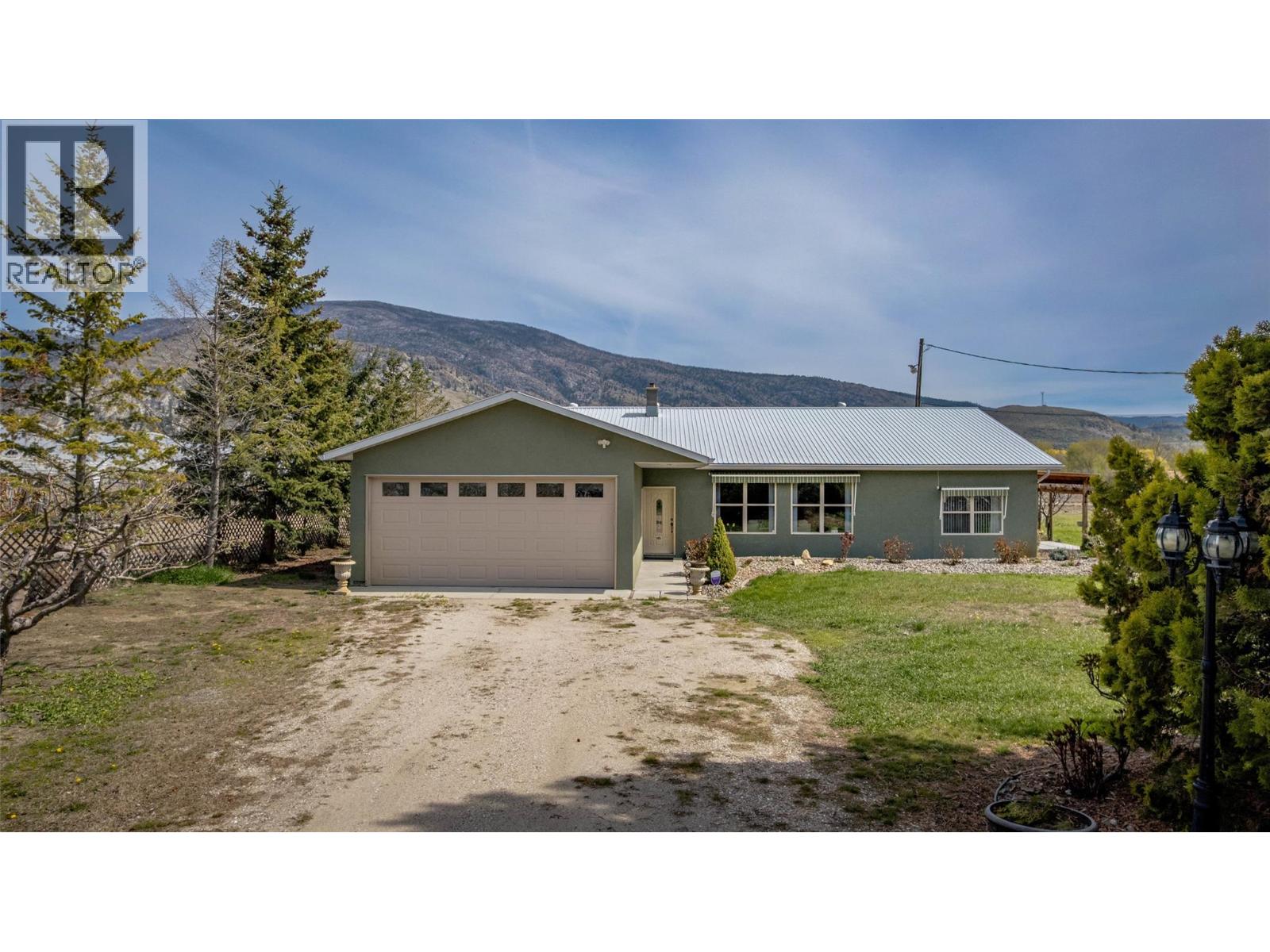 7231 ISLAND Road, Oliver
