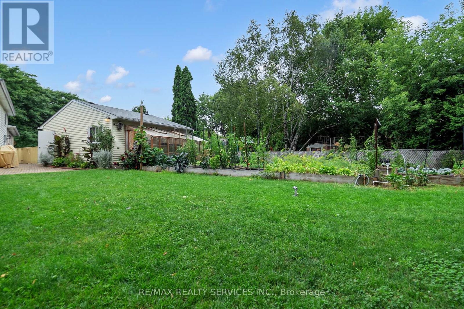 Photo 39 of 10 Minton Place, Brampton ON