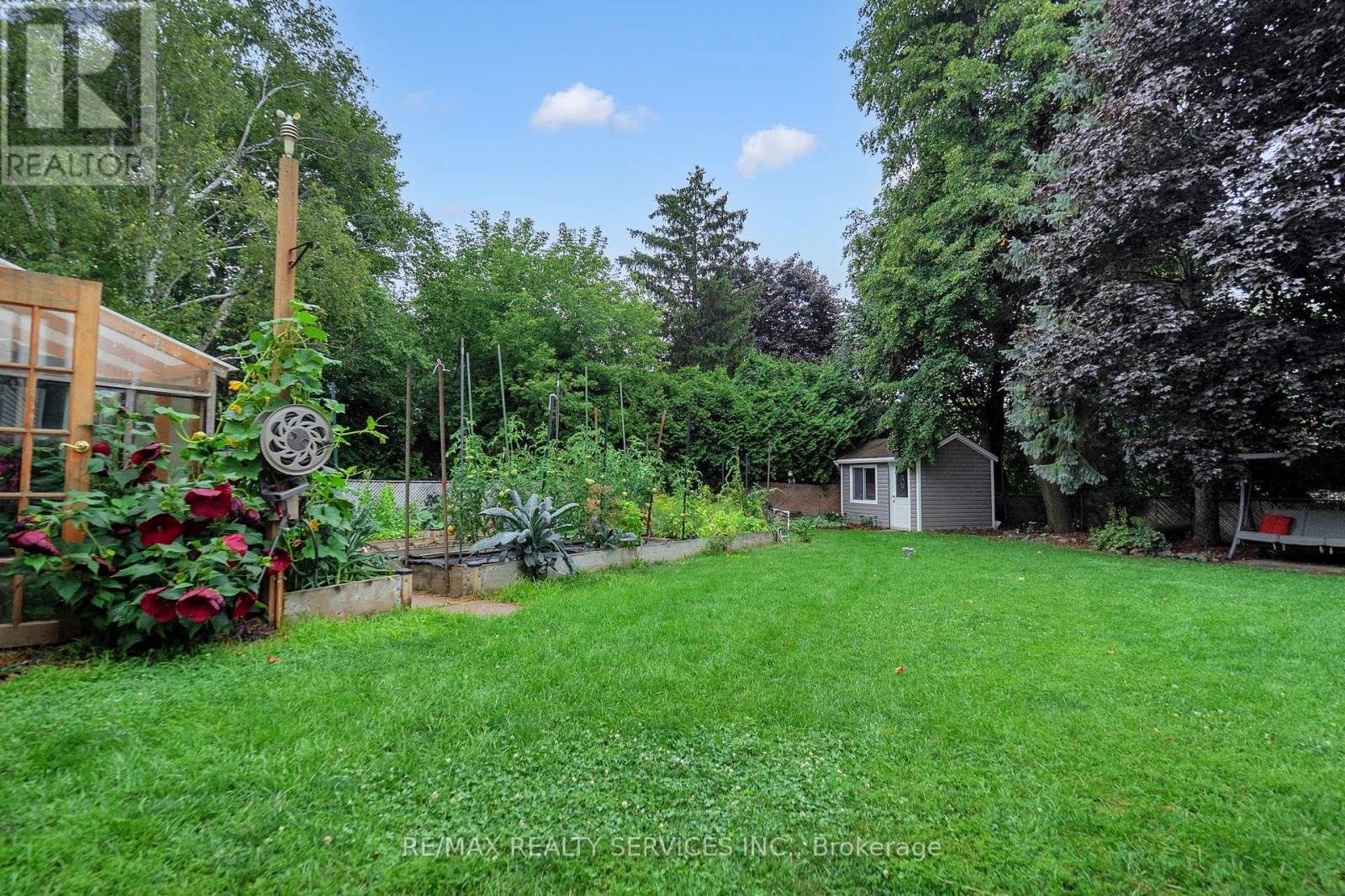Photo 40 of 10 Minton Place, Brampton ON