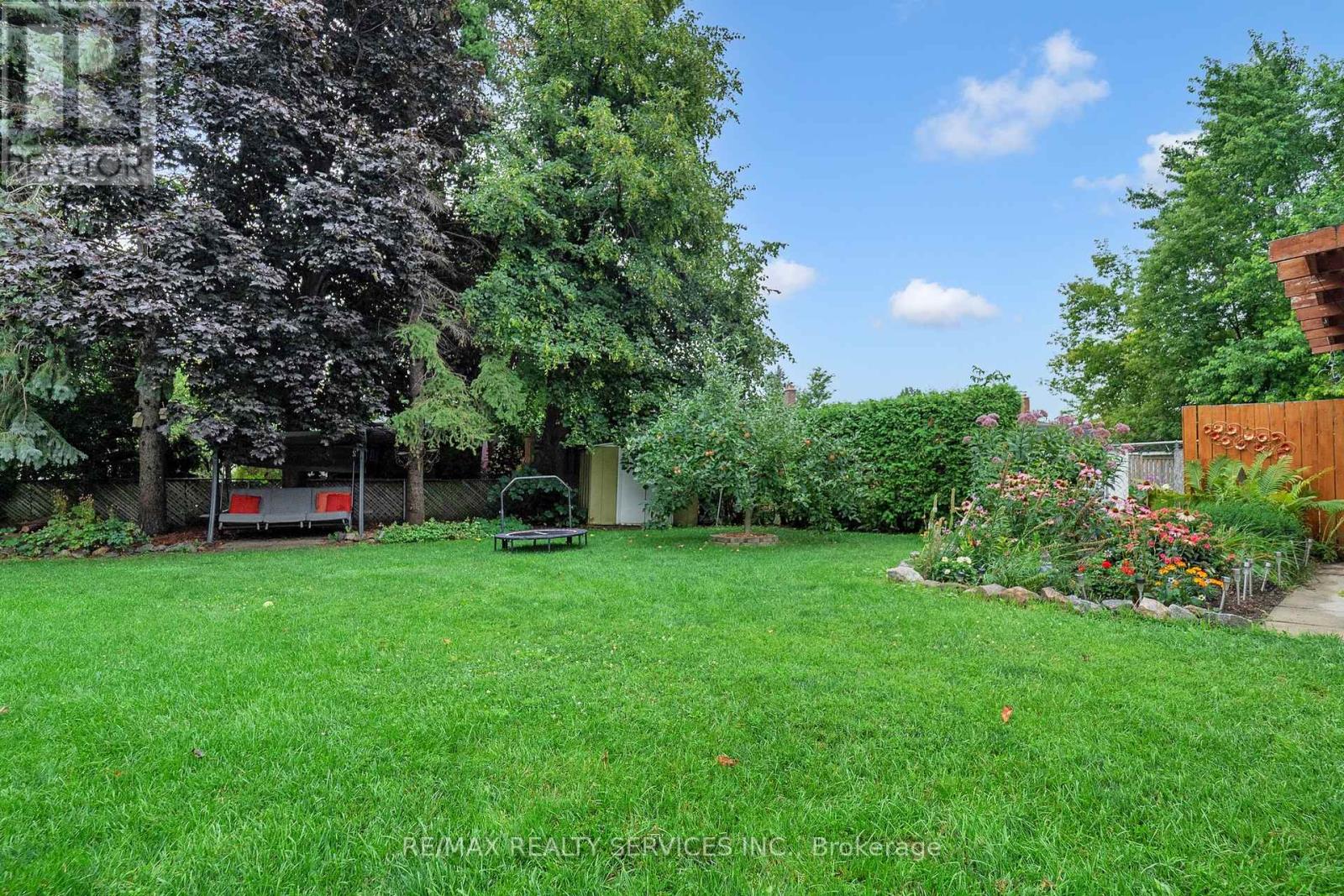 Photo 41 of 10 Minton Place, Brampton ON