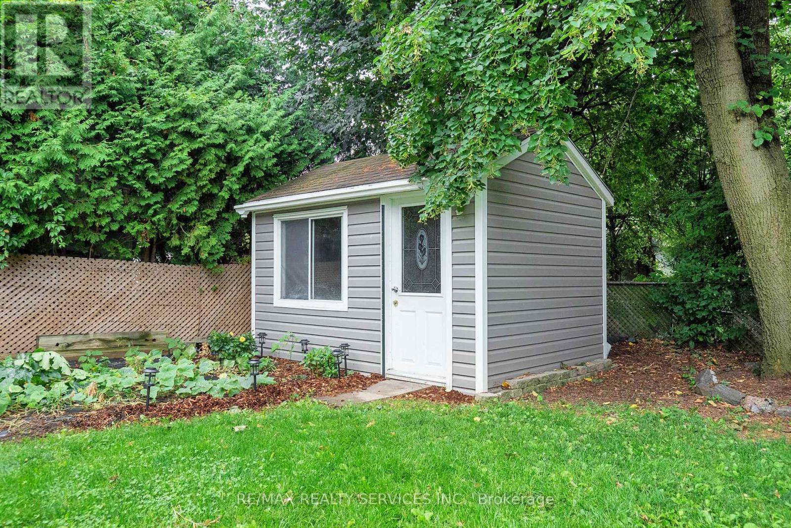 Photo 45 of 10 Minton Place, Brampton ON