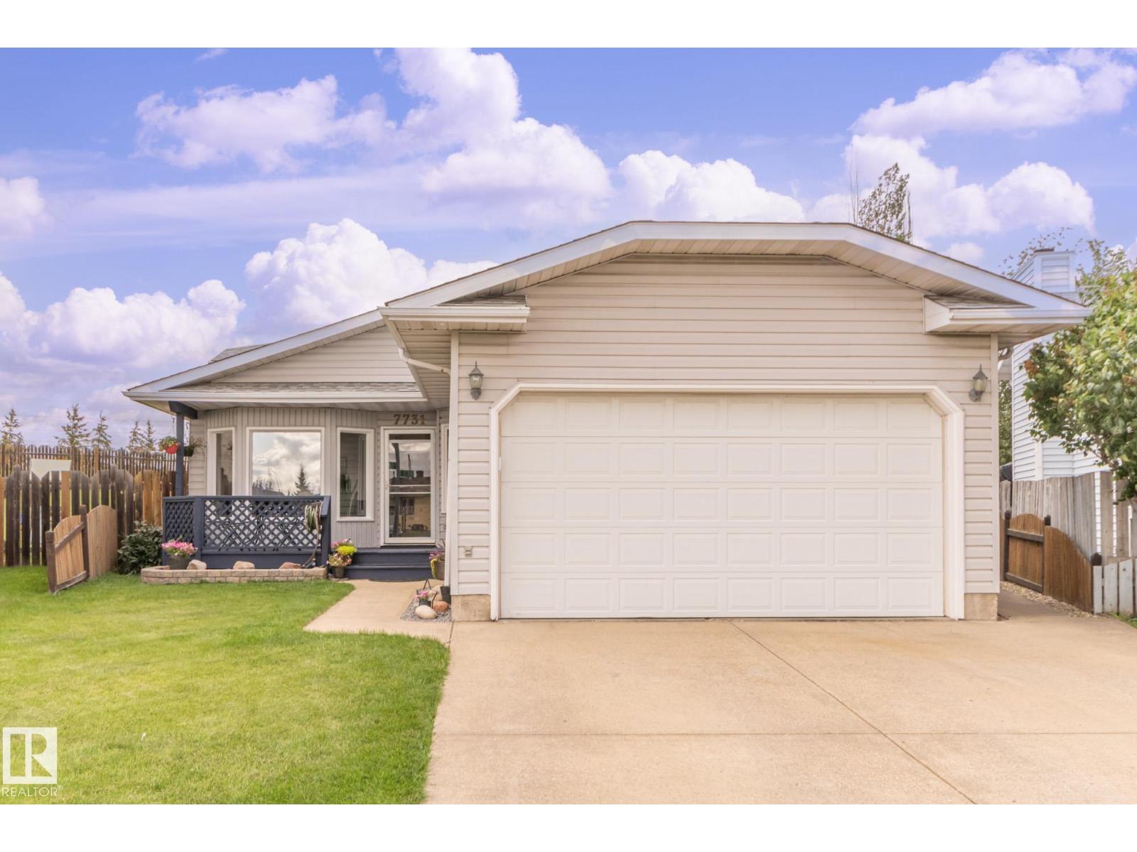 Photo 2 of 7731 188 St Nw, Edmonton AB
