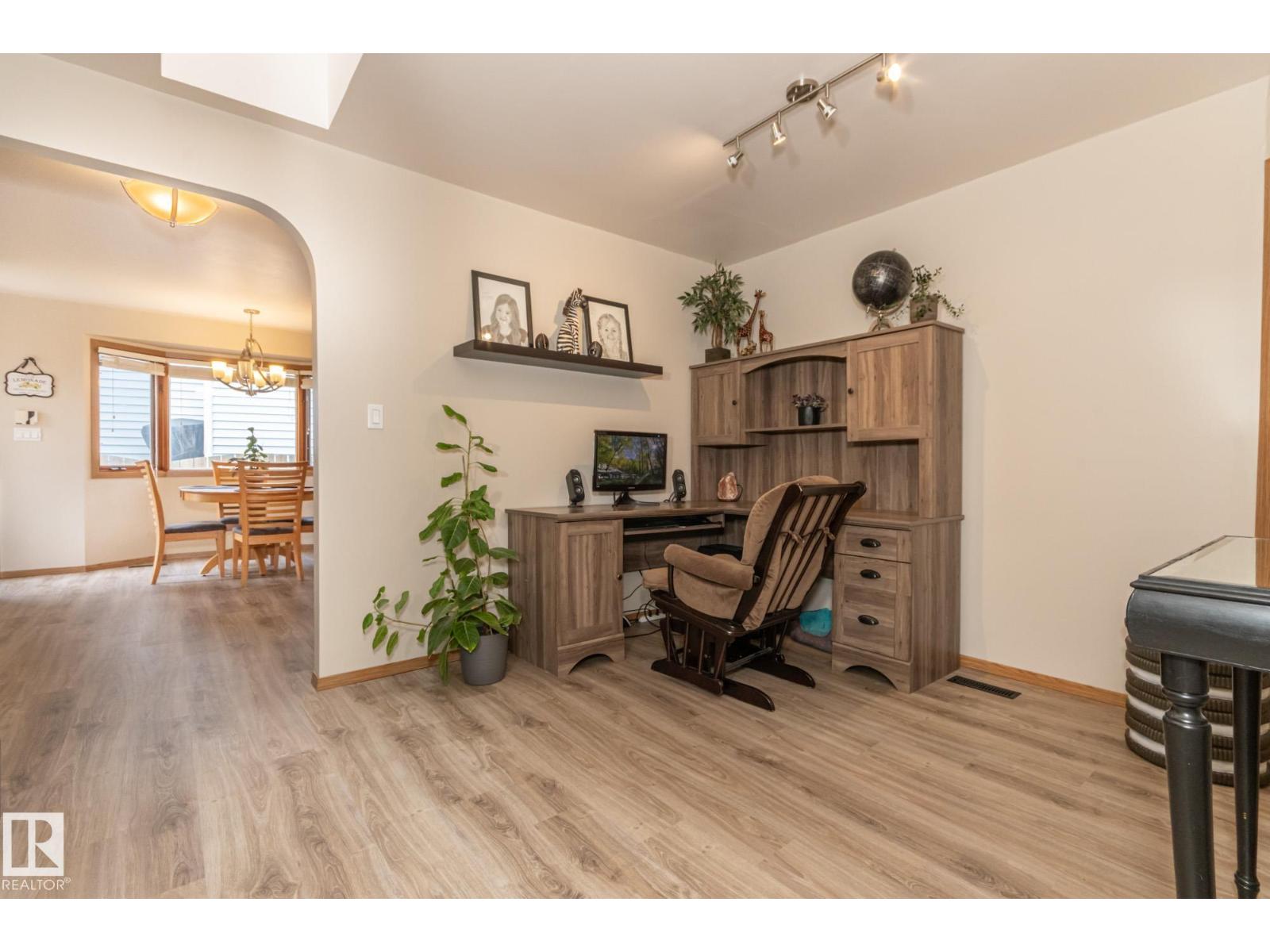 Photo 17 of 7731 188 St Nw, Edmonton AB