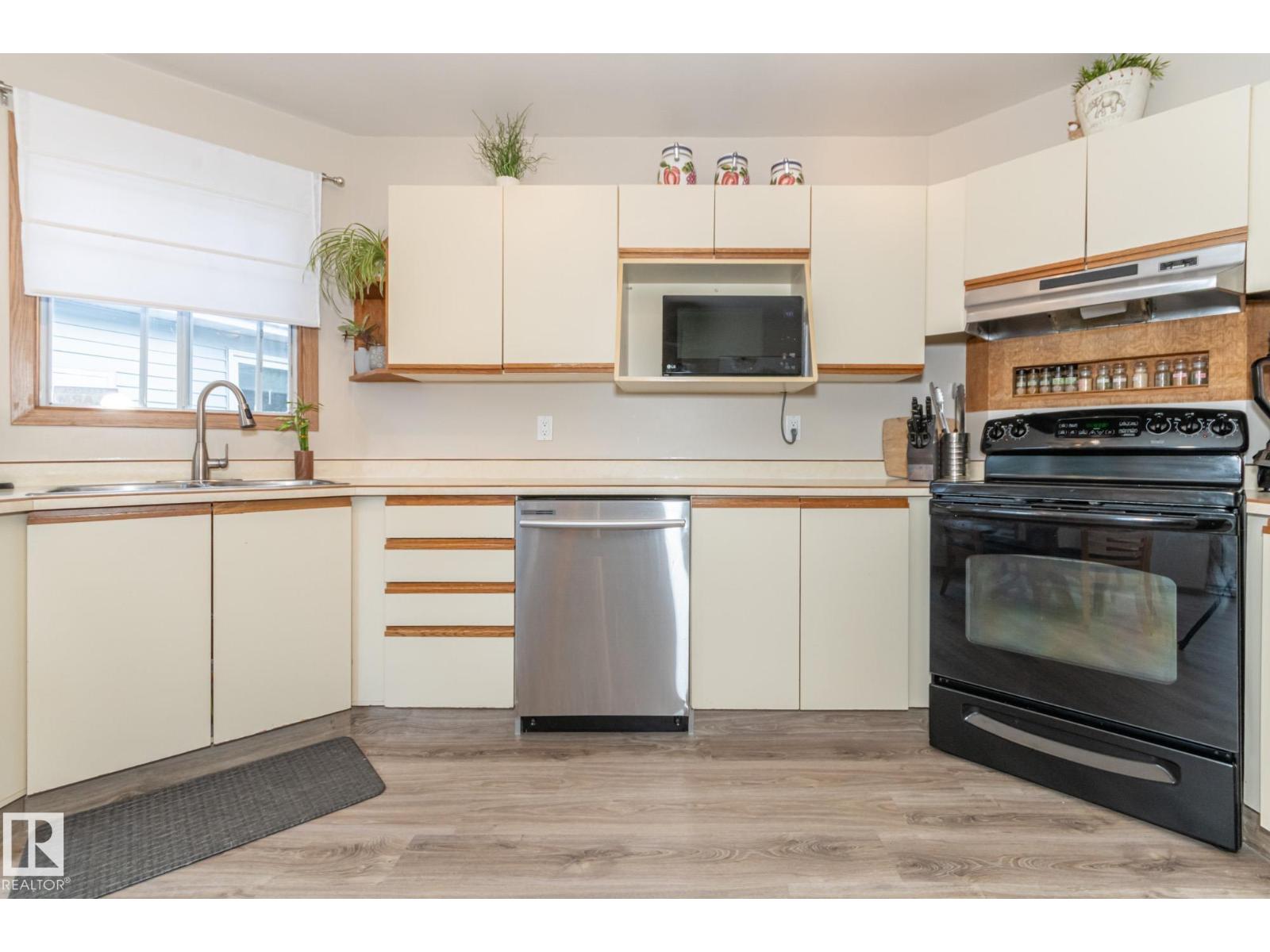 Photo 33 of 7731 188 St Nw, Edmonton AB