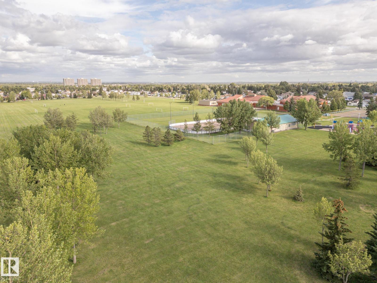 Photo 12 of 7731 188 St Nw, Edmonton AB