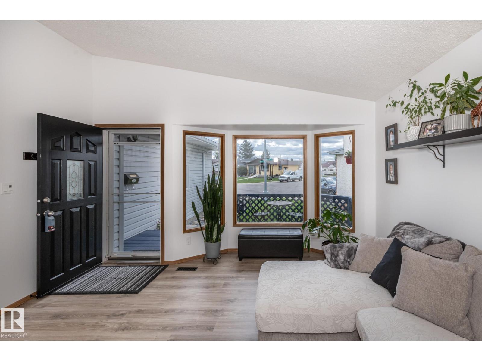 Photo 18 of 7731 188 St Nw, Edmonton AB