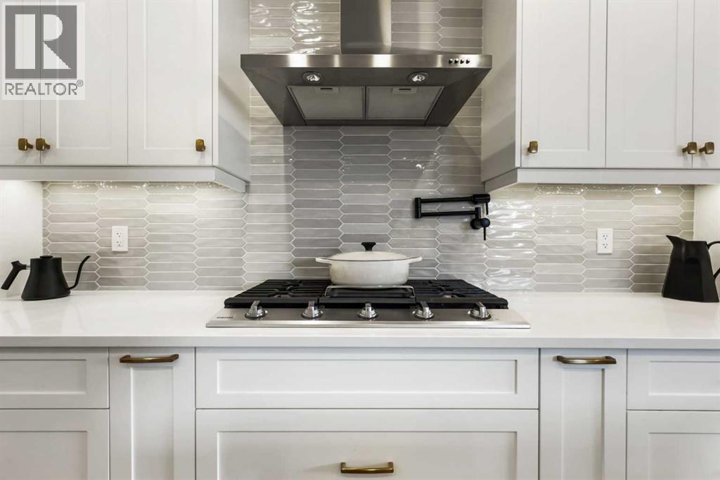 Photo 12 of 20 Cranbrook Manor Se, Calgary AB