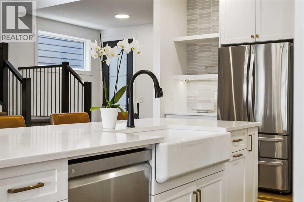 Photo 10 of 20 Cranbrook Manor Se, Calgary AB