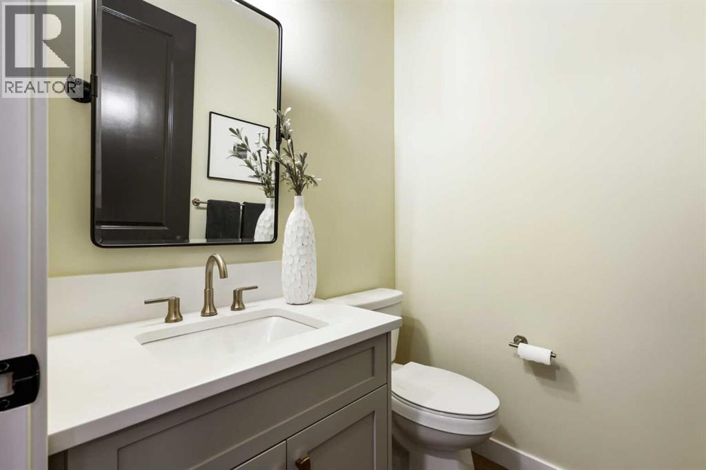 Photo 23 of 20 Cranbrook Manor Se, Calgary AB