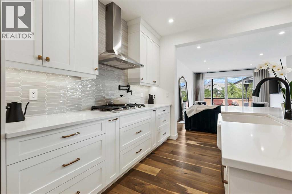 Photo 13 of 20 Cranbrook Manor Se, Calgary AB