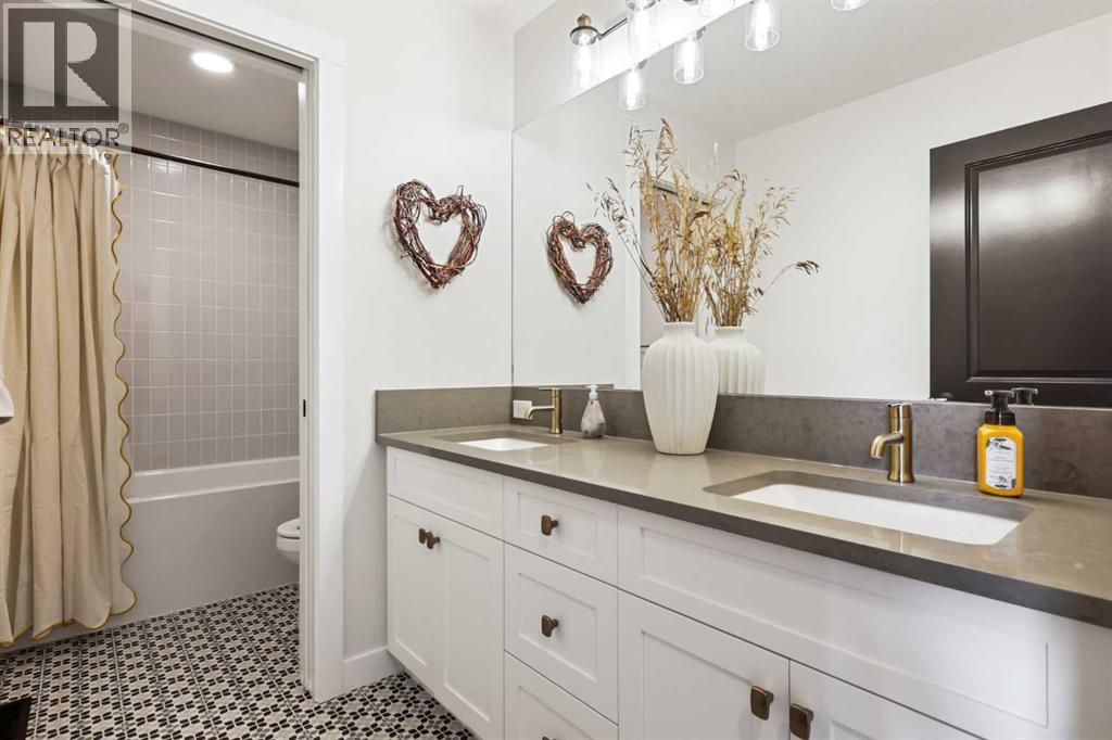Photo 39 of 20 Cranbrook Manor Se, Calgary AB