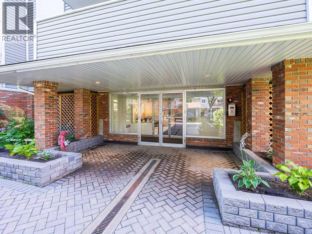 Single Family House for Sale in    Avenue SW Cliff Bungalow Calgary 