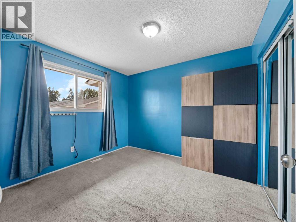 Single Family House for Sale in    Street NE Pineridge Calgary 