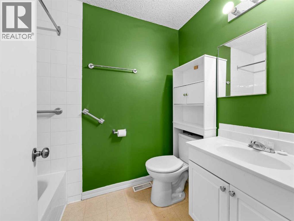 Single Family House for Sale in    Street NE Pineridge Calgary 