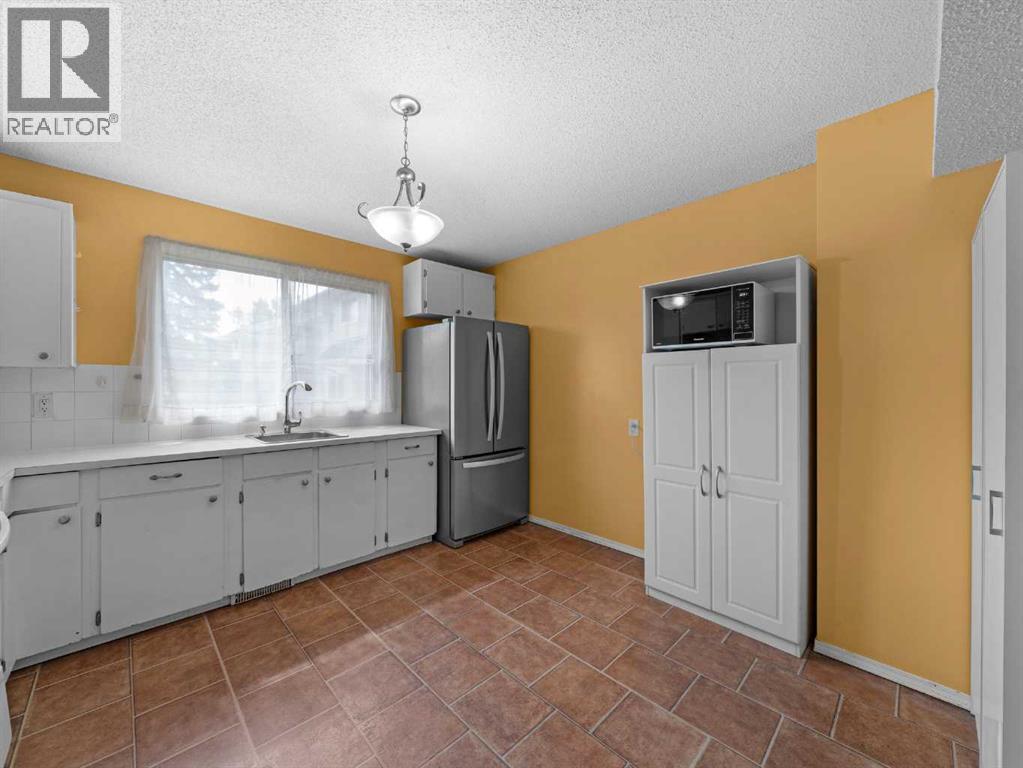 Single Family House for Sale in    Street NE Pineridge Calgary 