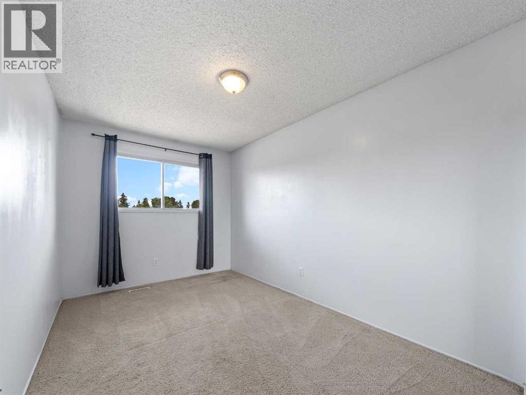 Single Family House for Sale in    Street NE Pineridge Calgary 