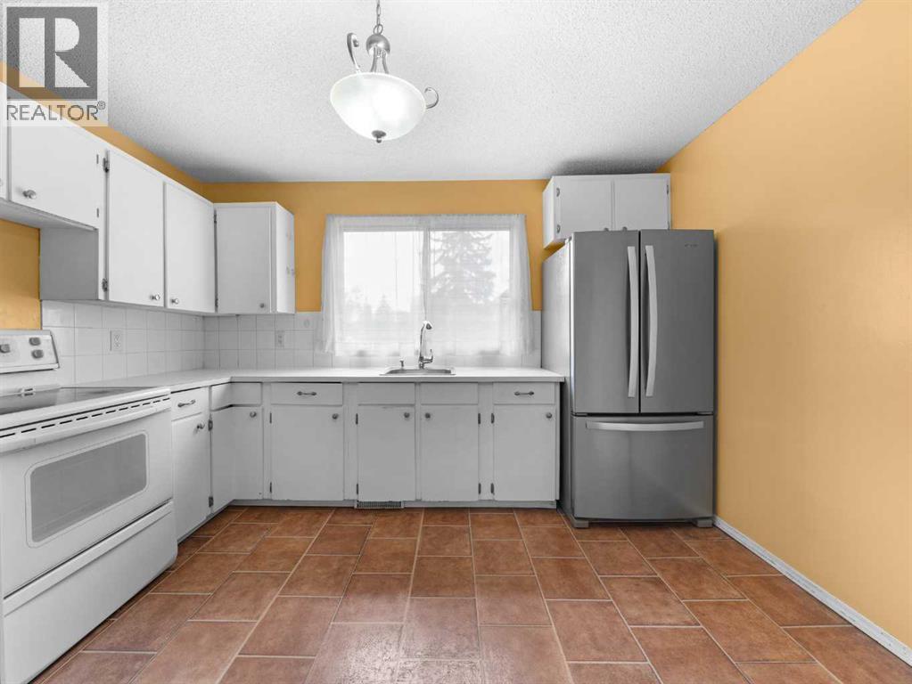 Single Family House for Sale in    Street NE Pineridge Calgary 