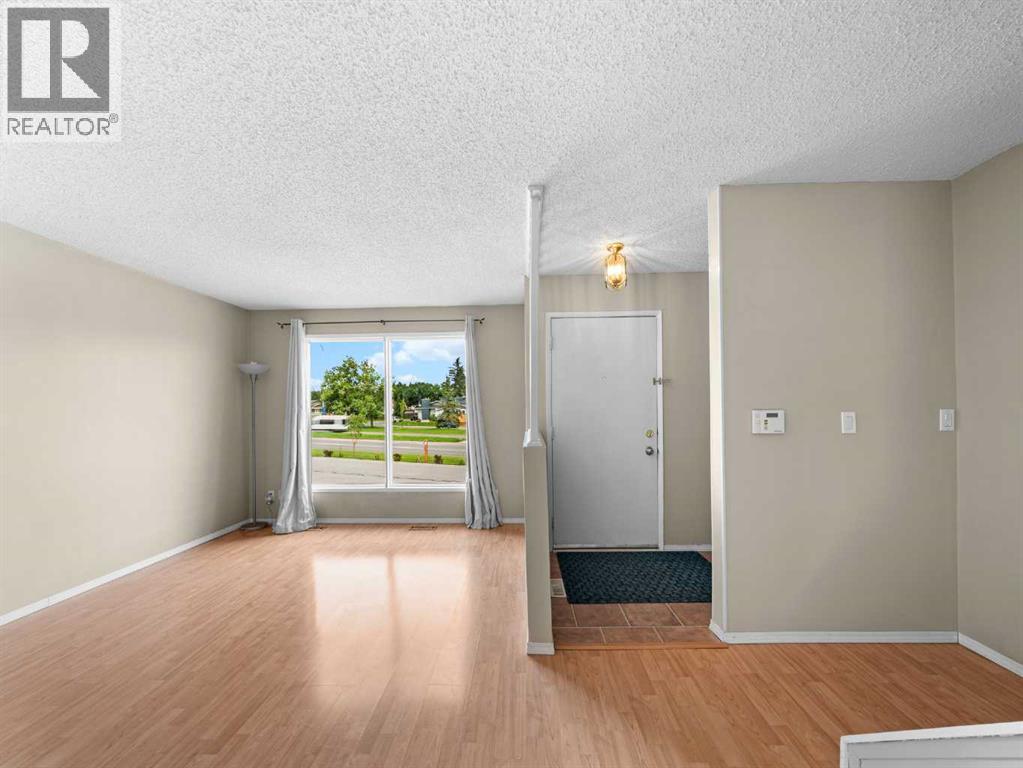 Single Family House for Sale in    Street NE Pineridge Calgary 