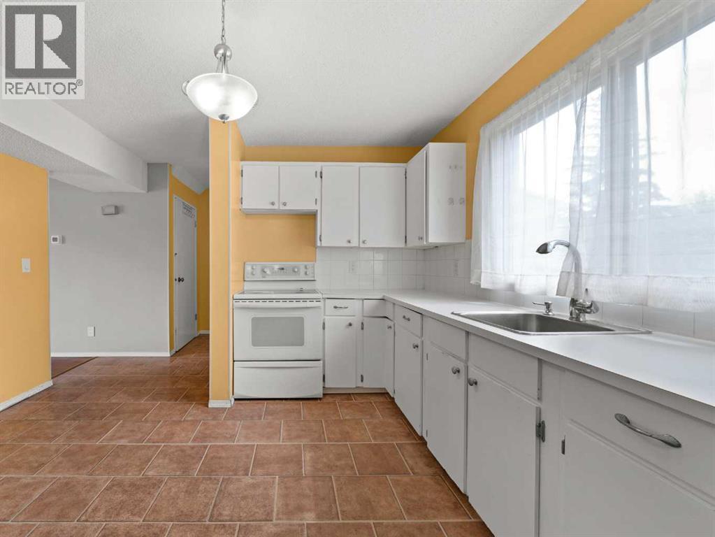Single Family House for Sale in    Street NE Pineridge Calgary 