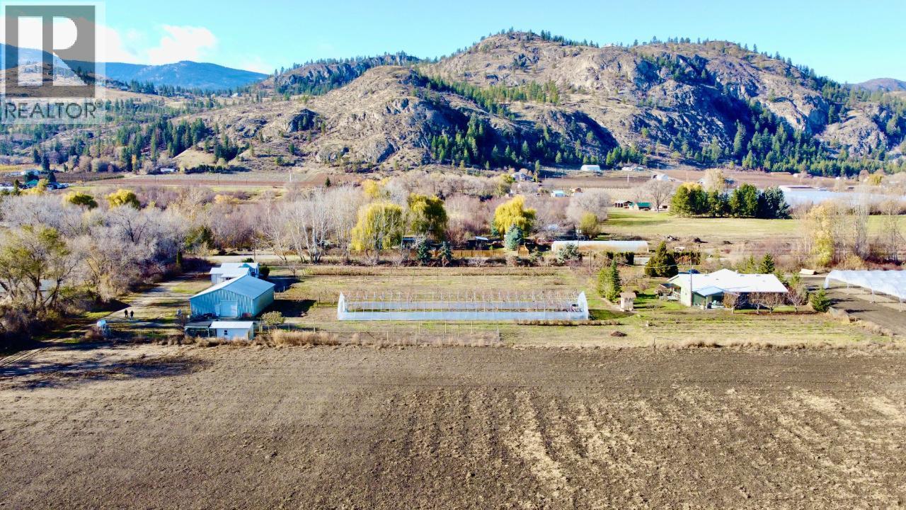 7231 ISLAND Road, Oliver