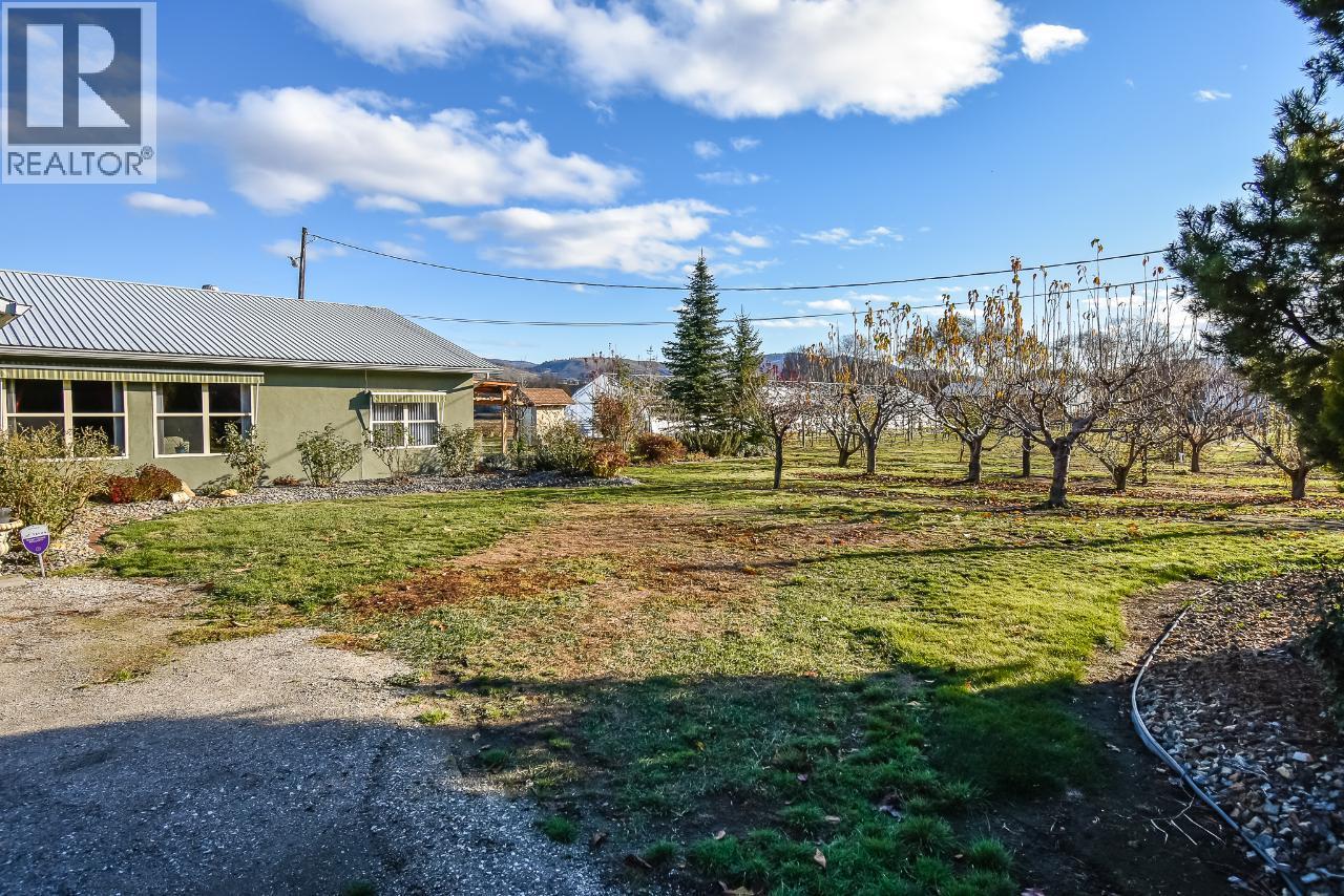 7231 ISLAND Road, Oliver