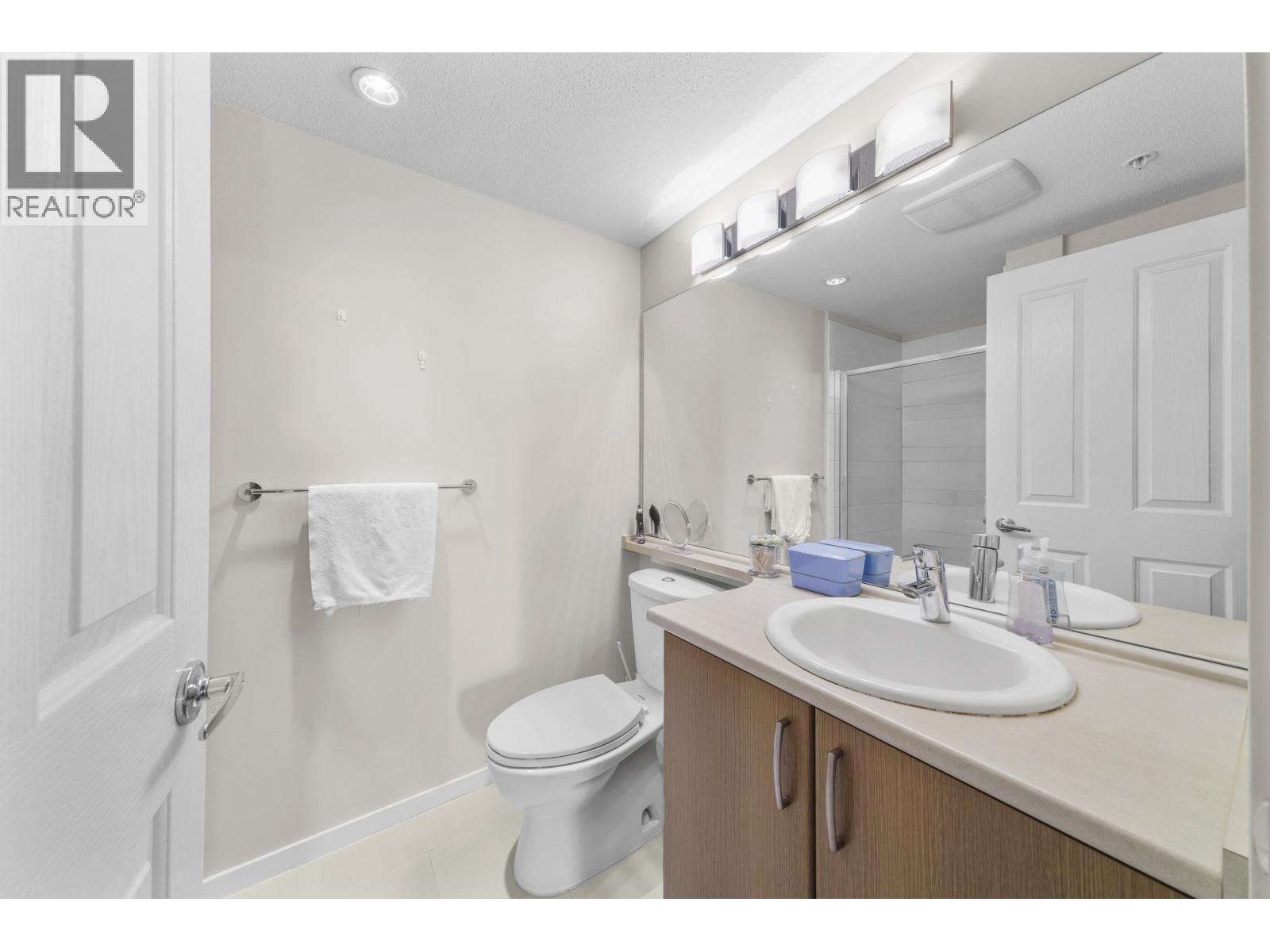Photo 14 of 415 3050 Dayanee Springs Boulevard, Coquitlam BC