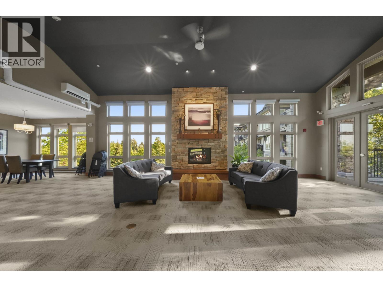 Photo 23 of 415 3050 Dayanee Springs Boulevard, Coquitlam BC
