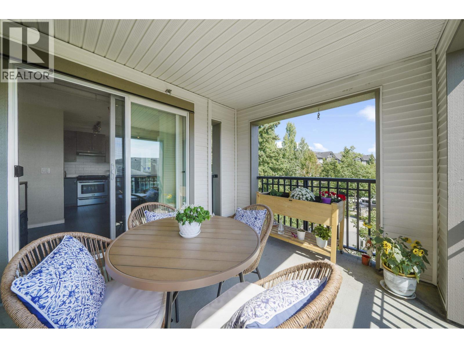 Photo 8 of 415 3050 Dayanee Springs Boulevard, Coquitlam BC
