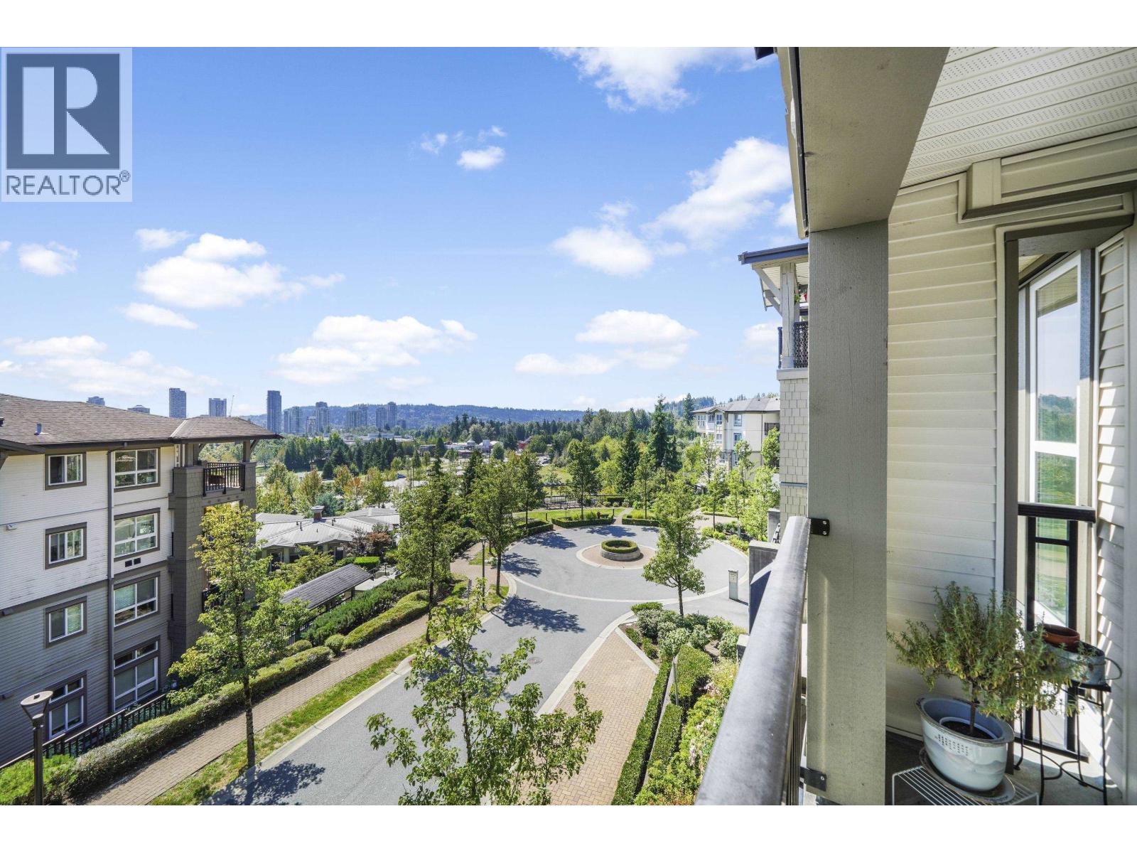 Photo 9 of 415 3050 Dayanee Springs Boulevard, Coquitlam BC