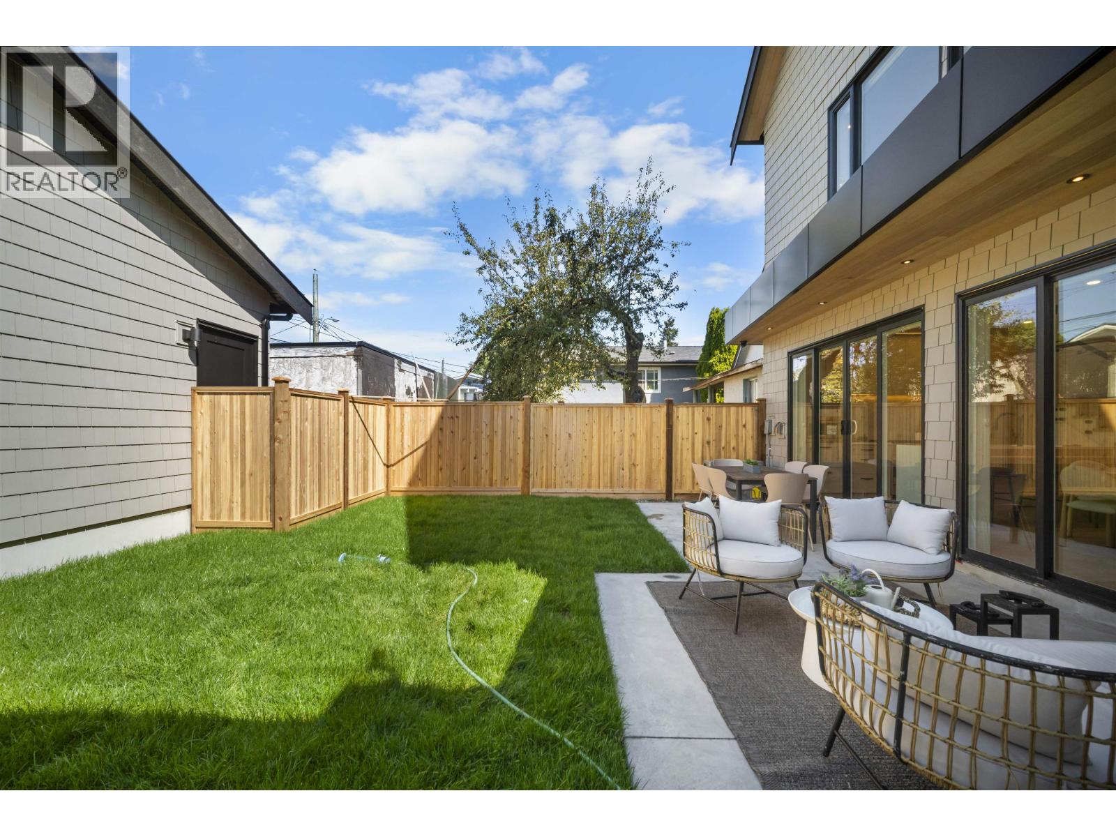 Photo 3 of 2 5033 Prince Albert Street, Vancouver BC