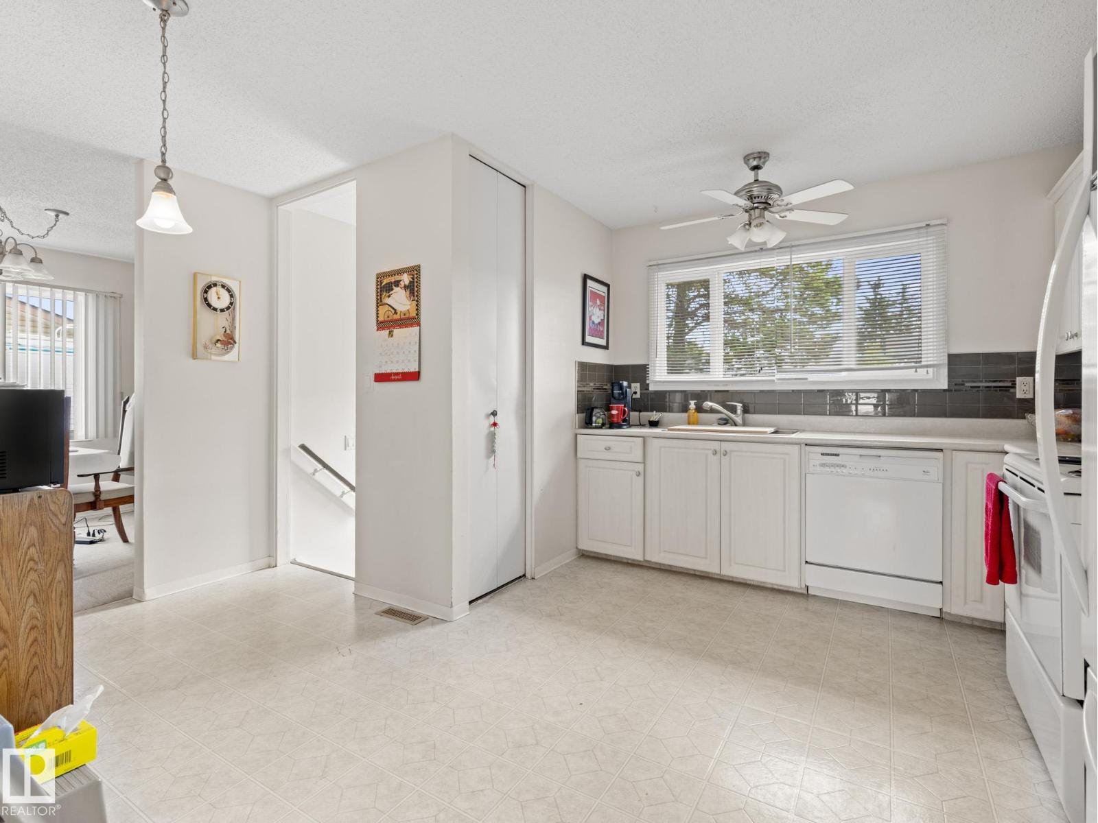 Photo 3 of 14615 116 St Nw, Edmonton AB