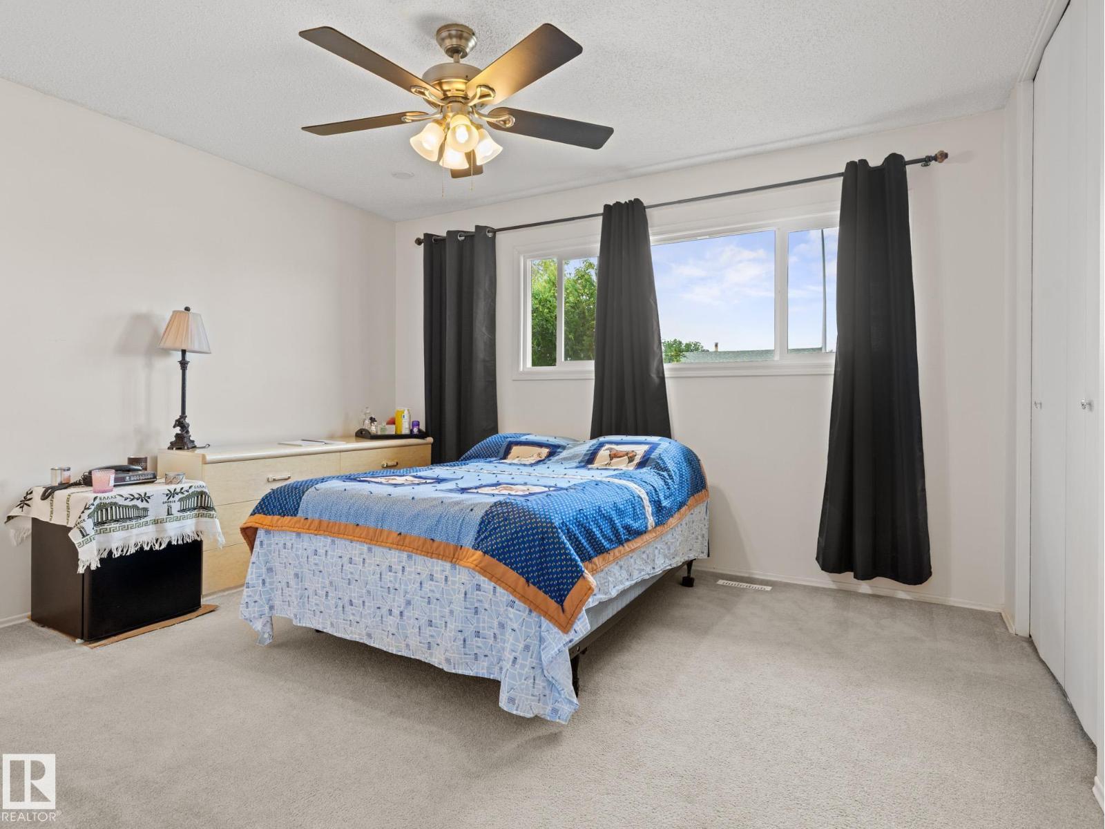 Photo 2 of 14615 116 St Nw, Edmonton AB
