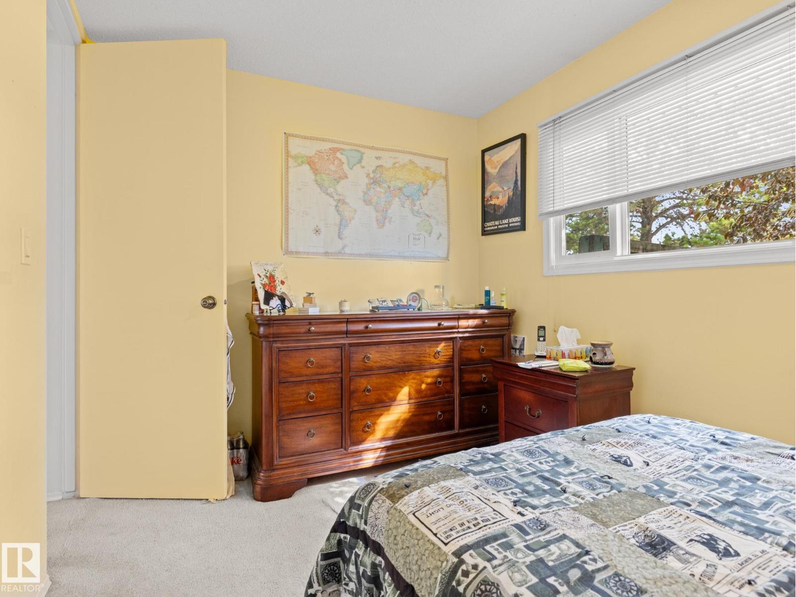 Photo 16 of 14615 116 St Nw, Edmonton AB