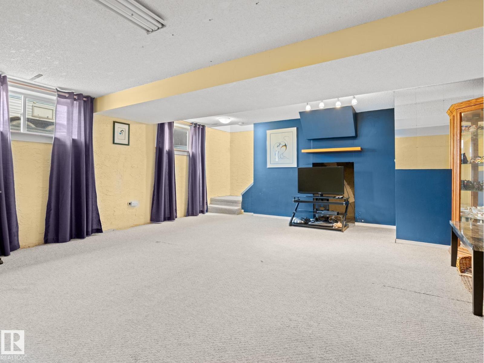 Photo 11 of 14615 116 St Nw, Edmonton AB