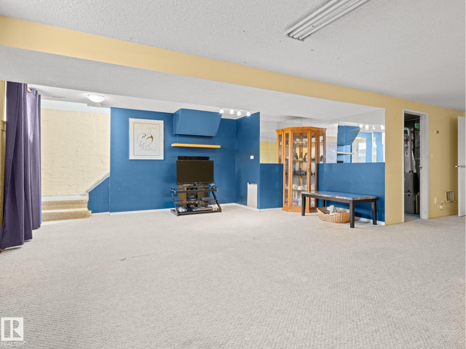 Photo 7 of 14615 116 St Nw, Edmonton AB