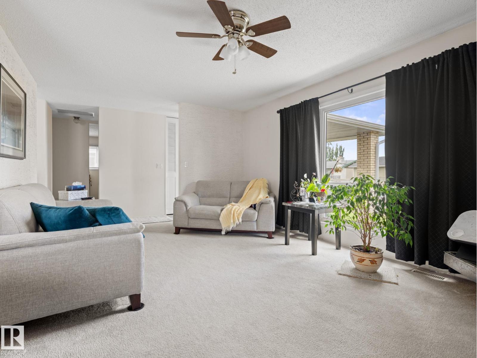 Photo 4 of 14615 116 St Nw, Edmonton AB