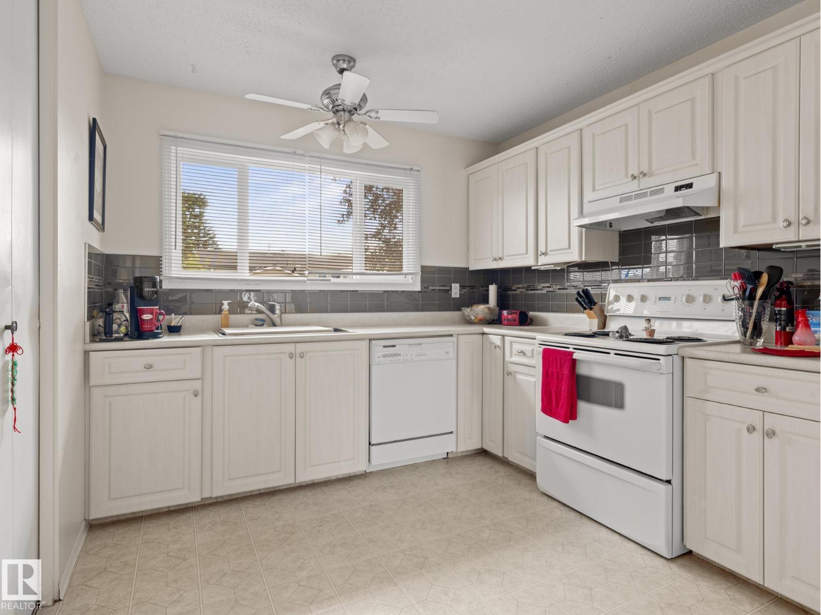 Photo 21 of 14615 116 St Nw, Edmonton AB